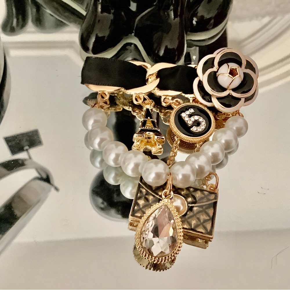 - Pretty designer brooch made very well
